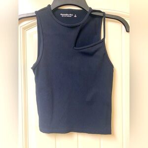 Abercrombie & Fitch Women’s Black Asymmetrical Cutout Crop Tank Top Small